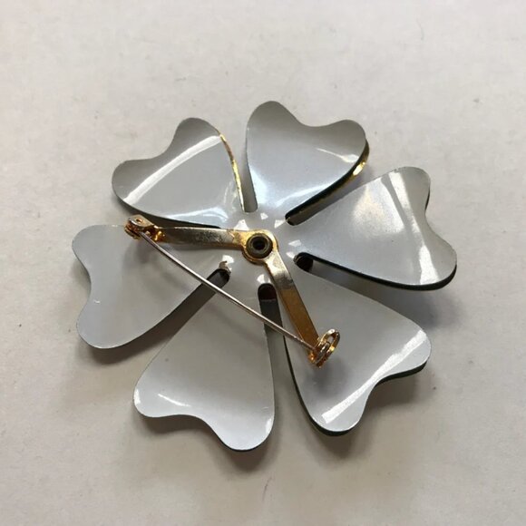 Vintage Enamel Flower Brooch Retro Jewelry Fashion Accessory 60s 70s Mod - Picture 2 of 2